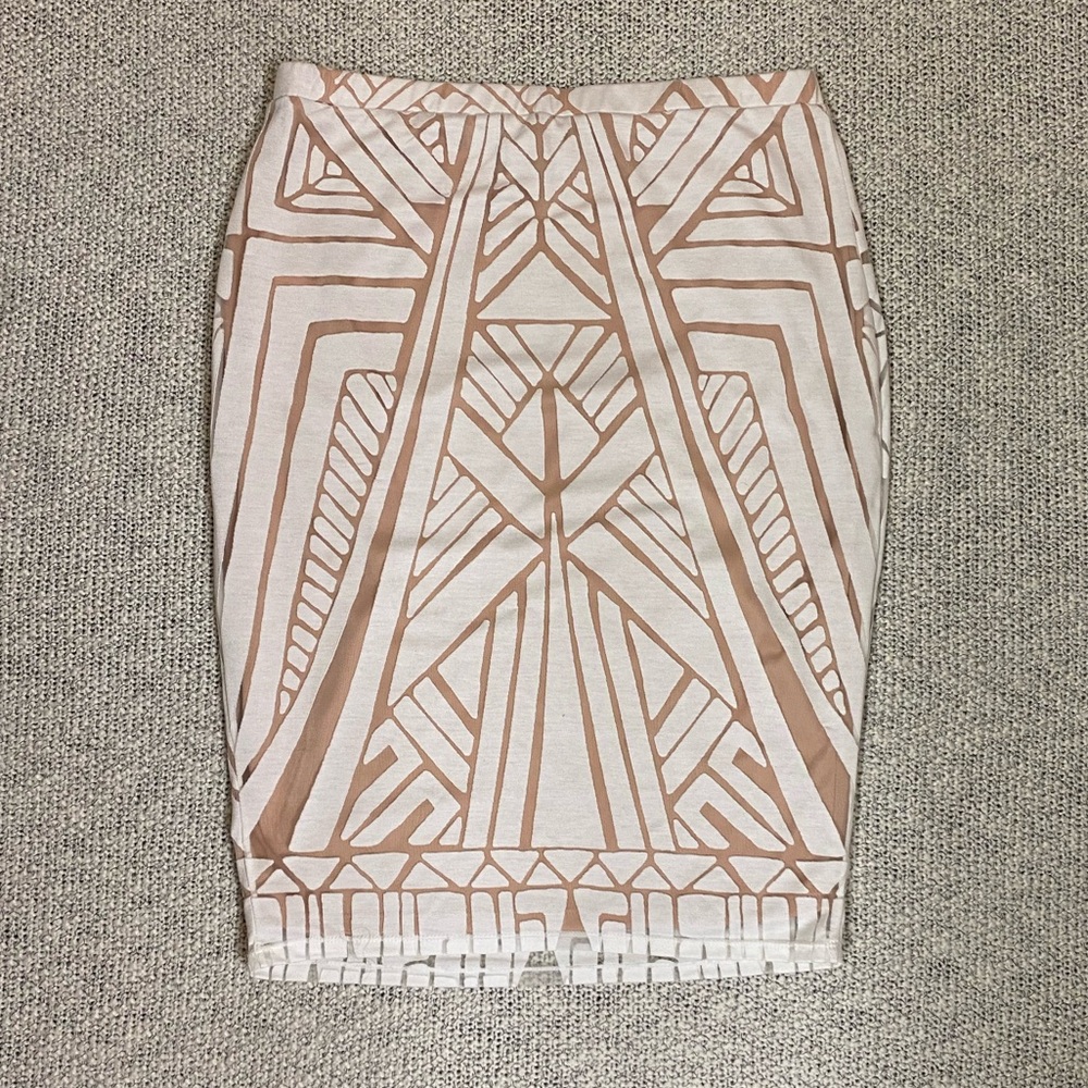 ✰ thalia sodi tan and white pencil skirt ✰